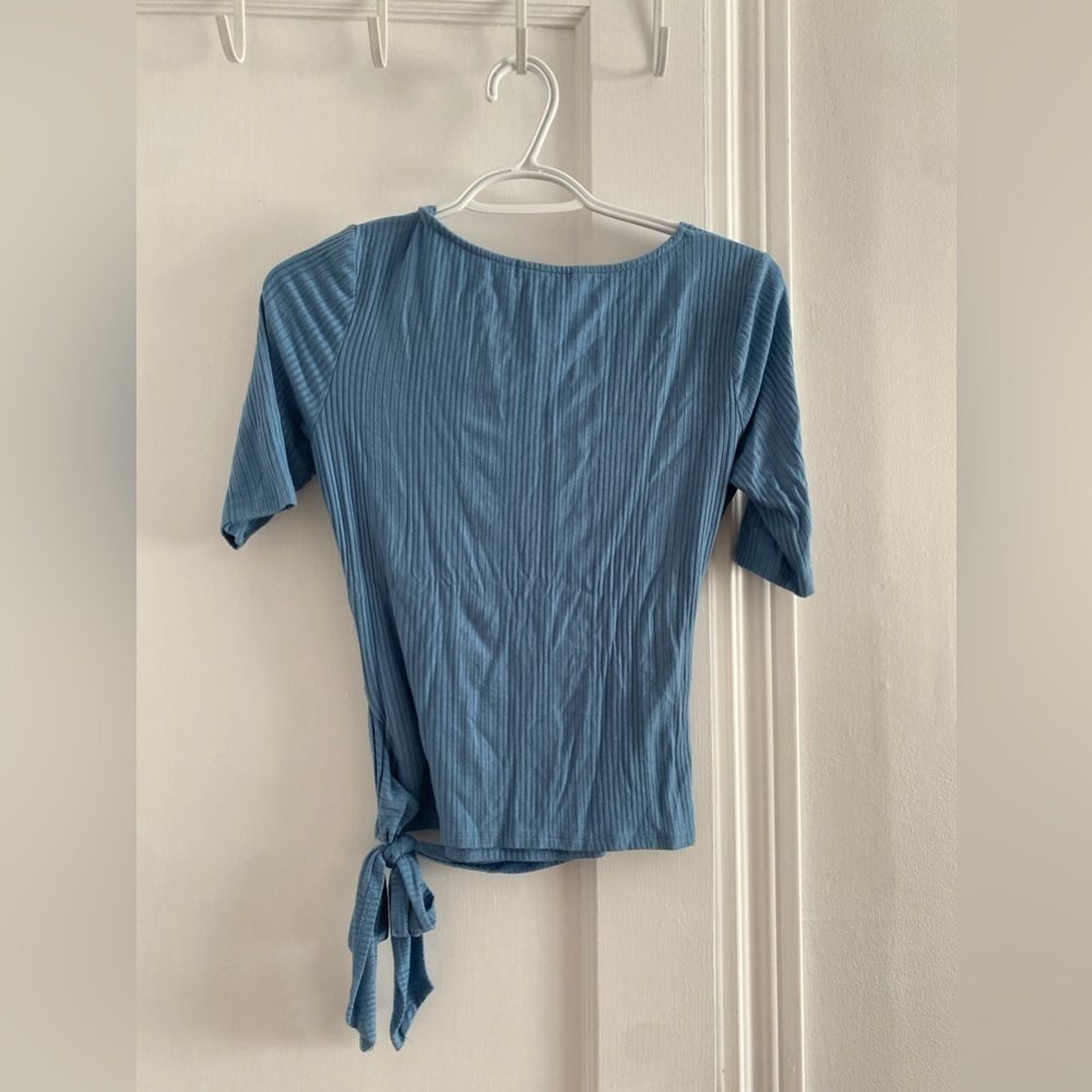 GUESS size medium - Picture 3 of 3